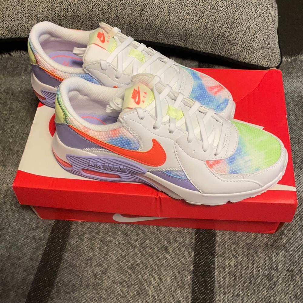 NIKE Air MAX